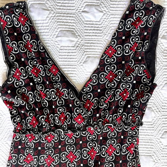 Studio M Floral V-Neck Sleeveless Dress - Picture 2 of 4